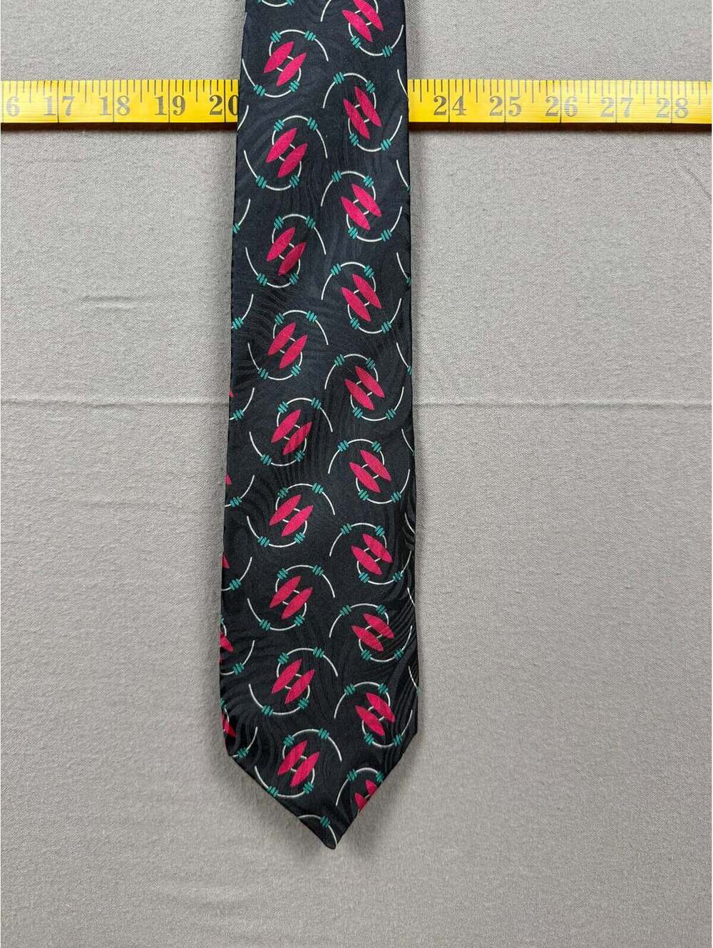 Vintage Prima Italy Black & Red Necktie – 100% Polyester